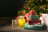Налоги и страховые взносы с праздничных подарков сотрудникам и их детям